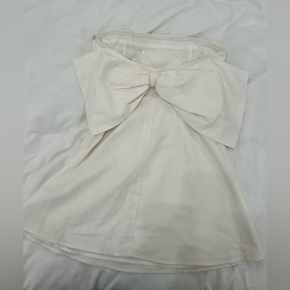 White Altard State mini backless bow dress. Perfect for a bride/bachelorette - Picture 4 of 5